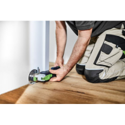 Outil oscillant Festool Vecturo OSC 18 Li 3,1 E-Compact avec une batterie BP 18 Li 3,1 C et chargeur