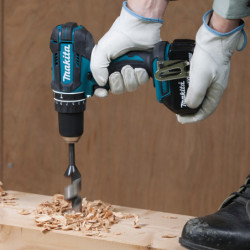 Perceuse visseuse à percussion Makita 18 V Li-Ion 4 Ah Ø 13 mm + 2 batteries + chargeur + coffret