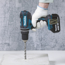 Perceuse visseuse à percussion Makita 18 V Li-Ion 4 Ah Ø 13 mm + 2 batteries + chargeur + coffret