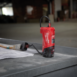 Chargeur compact USB M12 Milwaukee pour batterie 12V