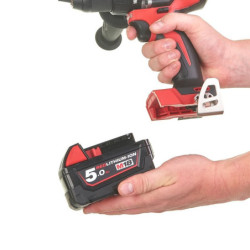 Perceuse à percussion M18 BLPD2-502X Milwaukee avec 2 batteries et un chargeur en HD Box
