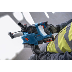 Perforateur Bosch GBH 18V-22 Professionnal avec 2 batteries 4Ah et chargeur rapide