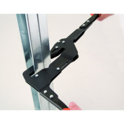 Pince à sertir spéciale sertissage montants dos à dos capacité maxi 1 + 1 mm