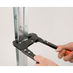 Pince à sertir spéciale sertissage montants dos à dos capacité maxi 1 + 1 mm