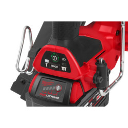 Cloueur FFN-502CA Milwaukee avec 2 batteries 5Ah et 19800 clous 75mm/7,4x2,8 annelés