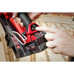 Cloueur FFN-502CA Milwaukee avec 2 batteries 5Ah et 19800 clous 75mm/7,4x2,8 annelés