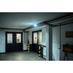 Spot LED pour une utilisation en extérieur sans câble, 10W, 1150lm, IK08, IP65