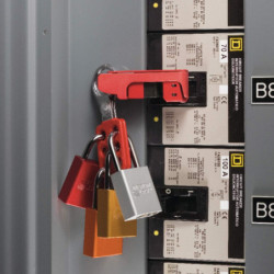 Consignation de disjoncteur GRIP TIGHT MASTER LOCK 491B