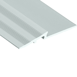 Mini rampe percée pour sols LVT - Alu incolore - hauteur 5 mm longueur 2.70 m