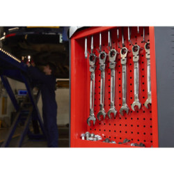 Servante d'atelier 7 tiroirs équipée rouge 337 outils 78cm MILWAUKEE
