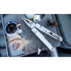 Pince Leatherman CURL multifonction 15 outils en 1 gris en etui
