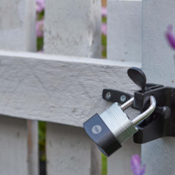 Cadenas extérieur yale 50 mm acier laminée anse acier cémenté grade 3