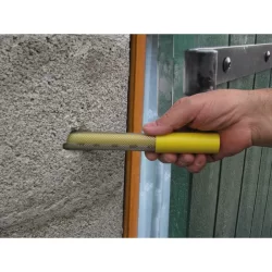 Filtre métallique pour scellement résine dans les matériaux creux
