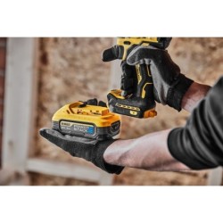Perceuse visseuse compacte XR 18V 5Ah Li-ion Brushless DCD800H2T-QW