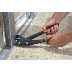 Pince à sertir les rails et montants capacité maxi 1+1 mm
