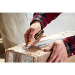 Cutter à cartouche Fatmax Stanley avec blocage automatique 6 lames fournies 9 mm