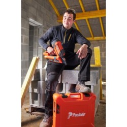 Cloueur autonome à gaz pour charpente Paslode IM90XI avec un pack clous 2,8x70mm crantés