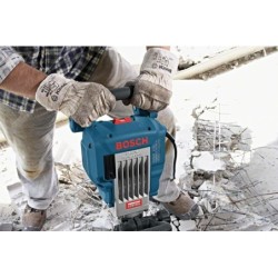 Brise-béton Bosch GSH 16-30 porte-outil six pans 1750W 41J en coffret à roulettes avec accessoires
