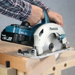 Scie circulaire à batterie Makita DHS710PT4J 36V Ø 190 mm en coffret avec 4 batteries