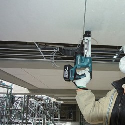 Visseuse automatique Makita18V DFR550RTJ avec 2 Batteries 5Ah et Chargeur en coffret Makpac
