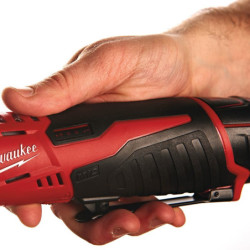 Clé a cliquet 12V M12 IR-201B carré 1/4 avec 1 batterie 2Ah et un chargeur