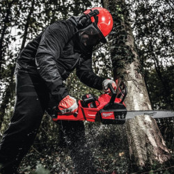Tronçonneuse 18V guide de 40 cm M18 FCHS-122 avec 2 batteries 12Ah FORGE et 1 chargeur