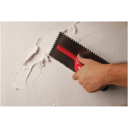 Peigne en acier 28cm manche en plastique ouvert