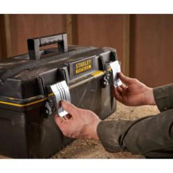 Boîte à outils Stanley étanche structure polypropylène modèle cadenassable 59x31x27 cm