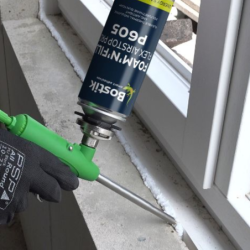 Mousse PU P605 pistolable pour remplissage des joints, châssis de portes et fenêtres
