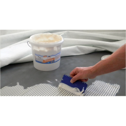 Colle pour feutre de piscine entre le support et le liner en seau de 5 kgs
